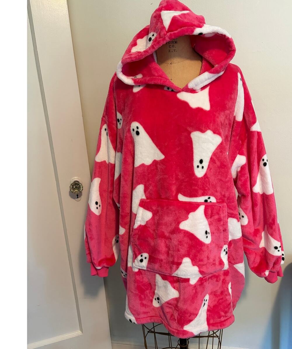 Throwzy Marlo Lorenz Pink Ghost Wearable Blanket Hoodie One Size Halloween